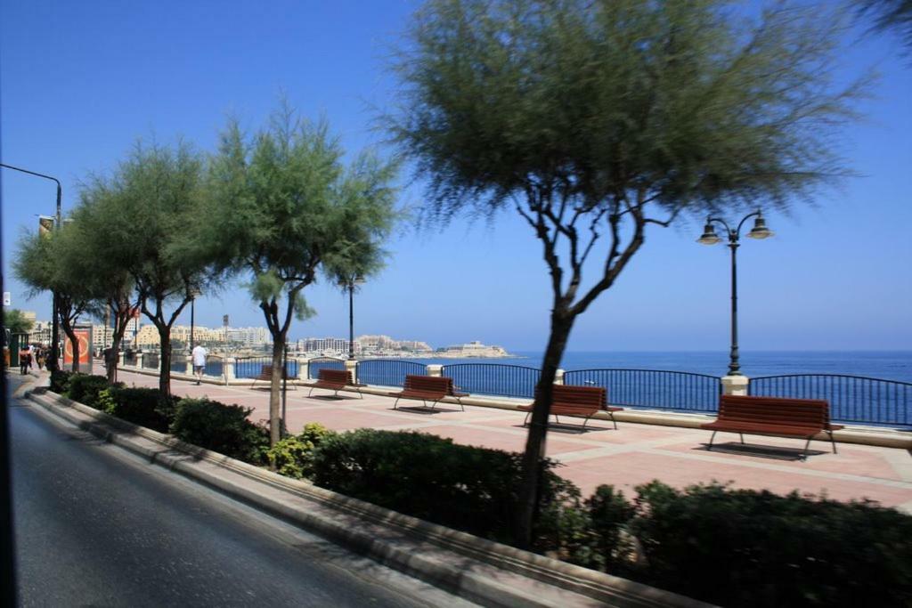 Modern Apartment Just Off The Promenade Sliema Exteriér fotografie