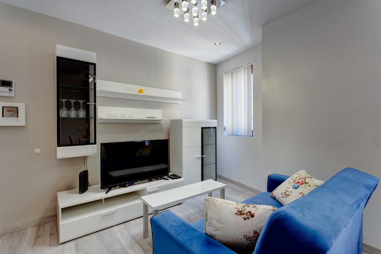Modern Apartment Just Off The Promenade Sliema Exteriér fotografie