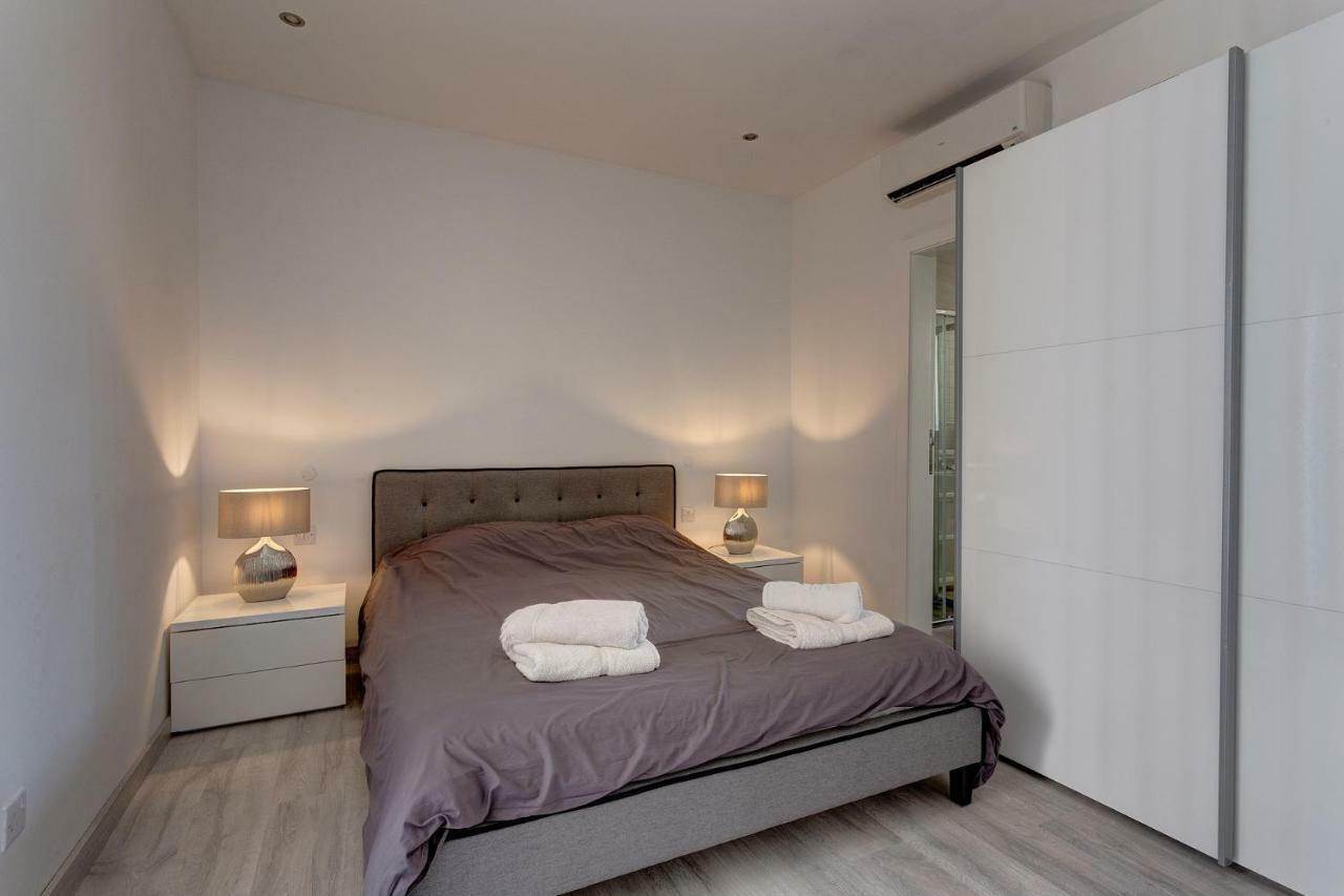 Modern Apartment Just Off The Promenade Sliema Exteriér fotografie