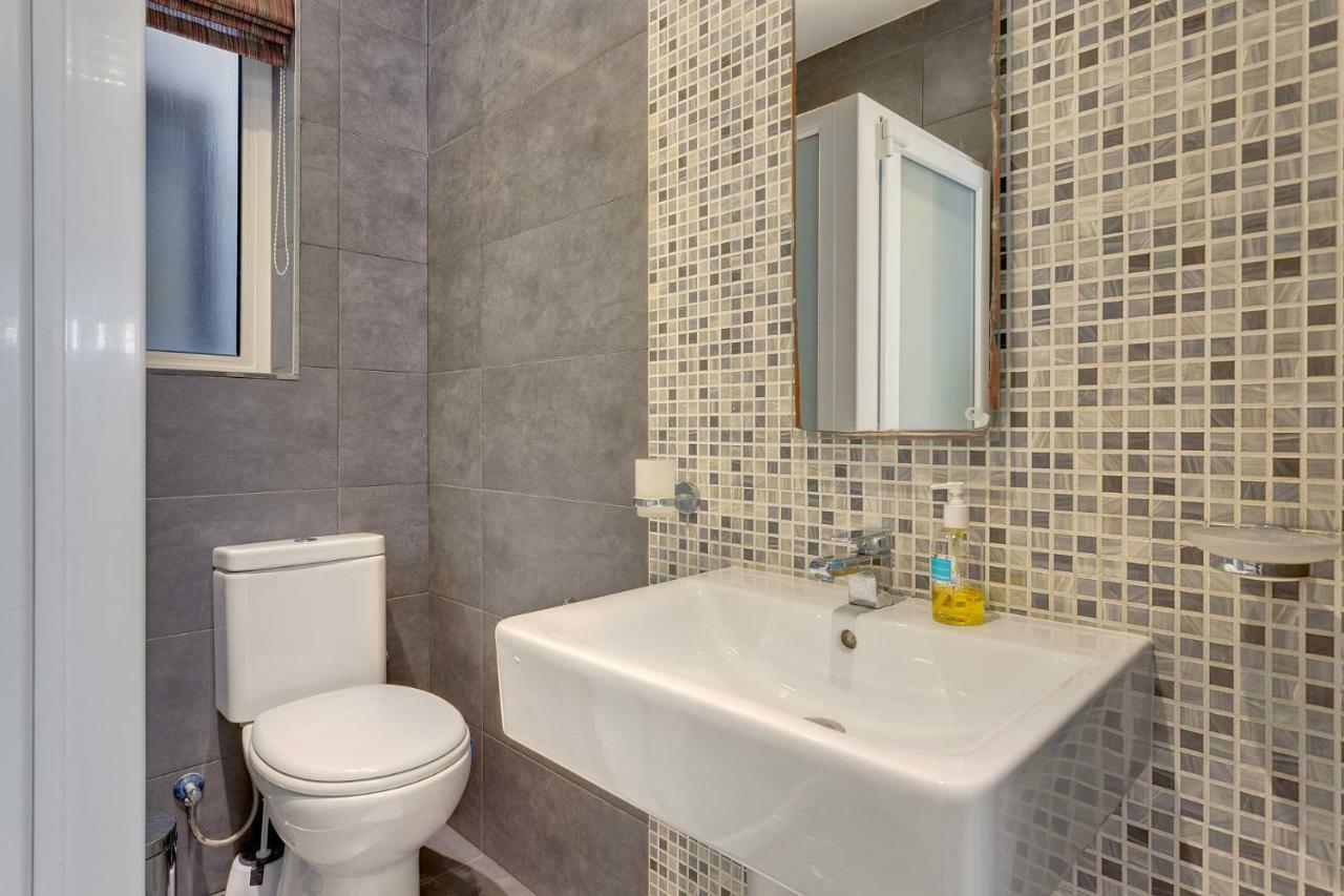 Modern Apartment Just Off The Promenade Sliema Exteriér fotografie